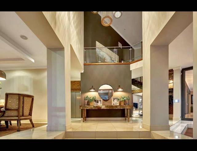 4 BEDROOM TOWNHOUSE FOR SALE IN BRYANSTON